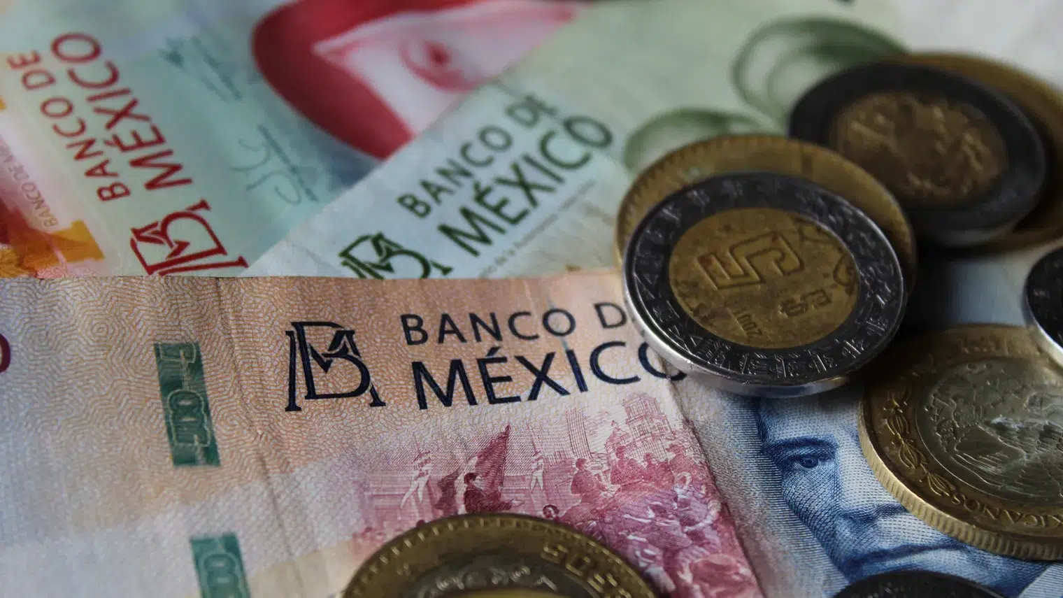 Mexican Peso Faces Headwinds: Analyzing the Recent Decline